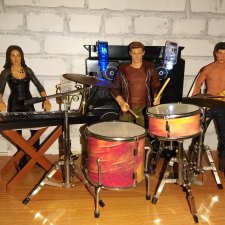 Рок-группа на кухонном столе