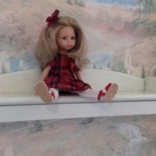 Полка-диван для сидячих кукол