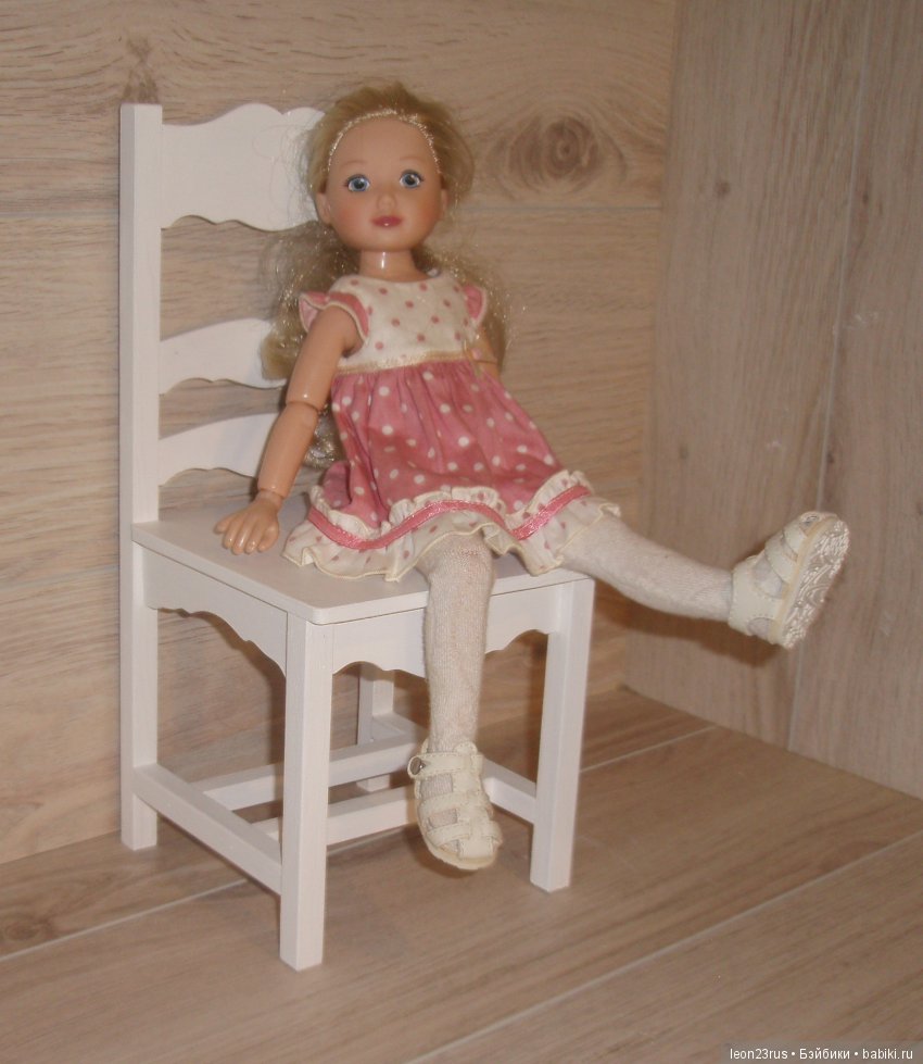 На чём сидят наши куклы — Мебель для кукол и домиков: фото