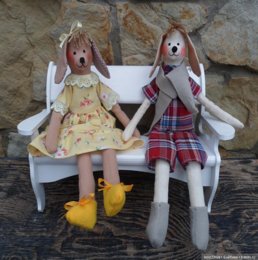 На чём сидят наши куклы — Мебель для кукол и домиков: фото