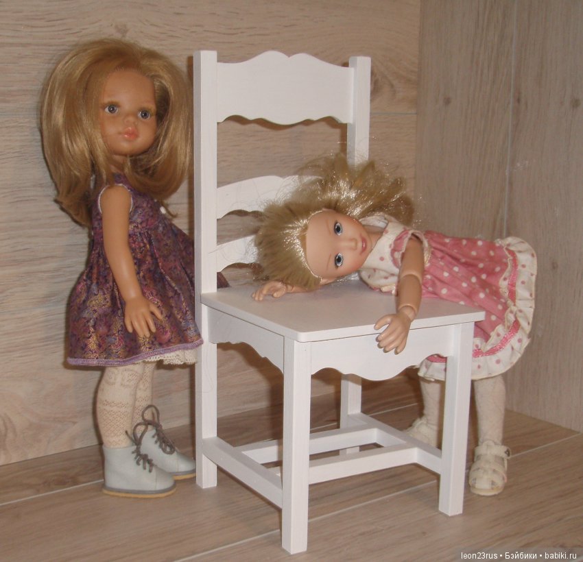 На чём сидят наши куклы — Мебель для кукол и домиков: фото