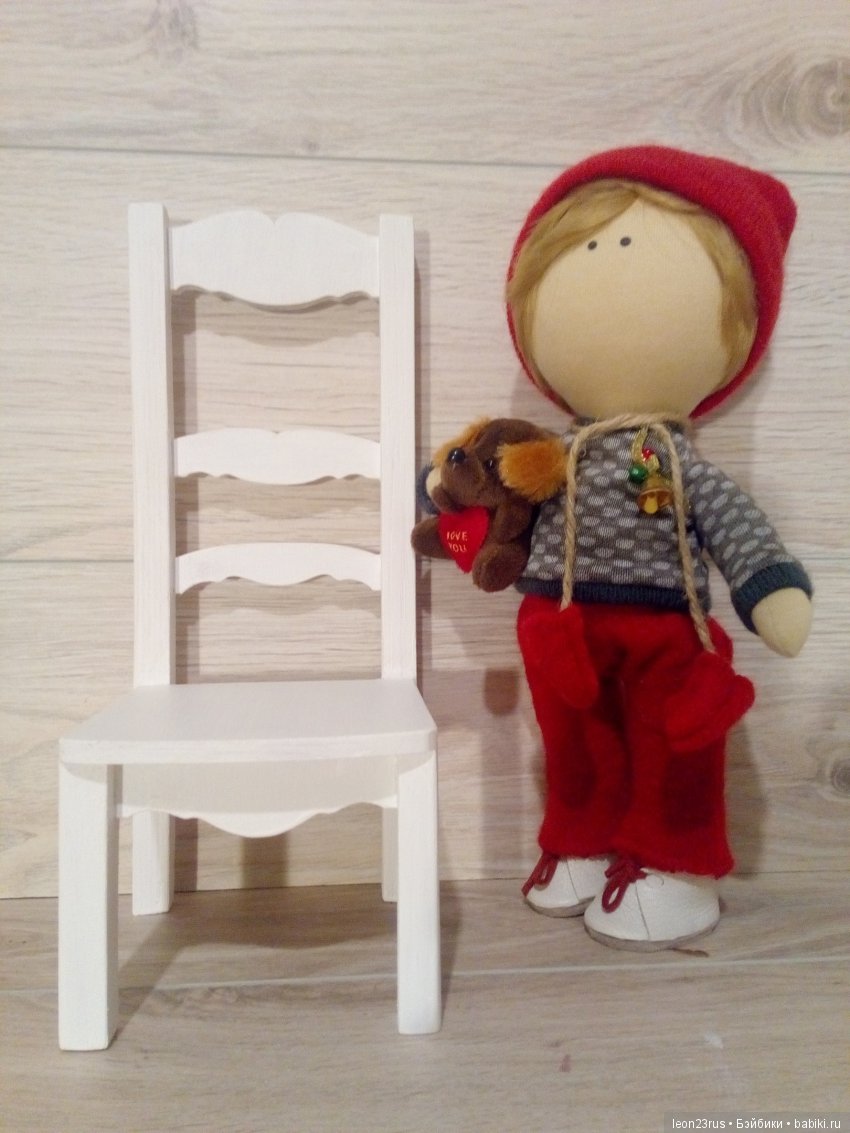 На чём сидят наши куклы — Мебель для кукол и домиков: фото