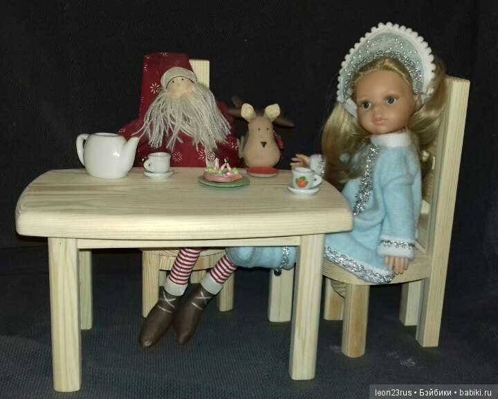 На чём сидят наши куклы — Мебель для кукол и домиков: фото