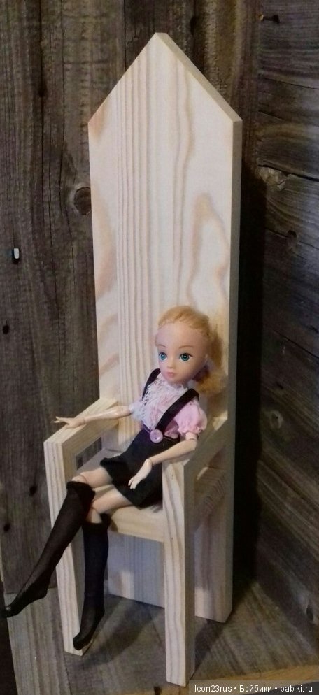 На чём сидят наши куклы — Мебель для кукол и домиков: фото