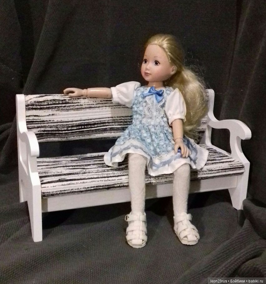 На чём сидят наши куклы — Мебель для кукол и домиков: фото