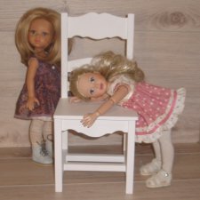 На чём сидят наши куклы?