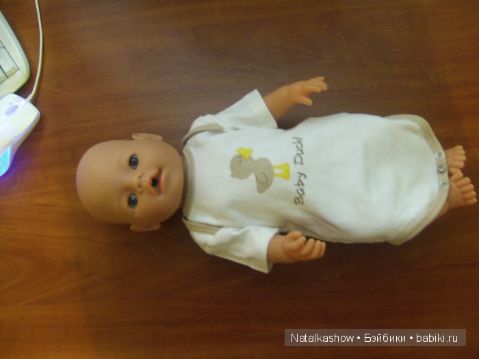 Легким движением руки детский бодик превращается… в элегантный песочник для беби борна (фото 2)