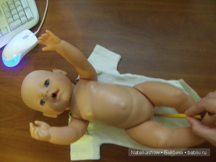 Легким движением руки детский бодик превращается… в элегантный песочник для беби борна (фото 3)