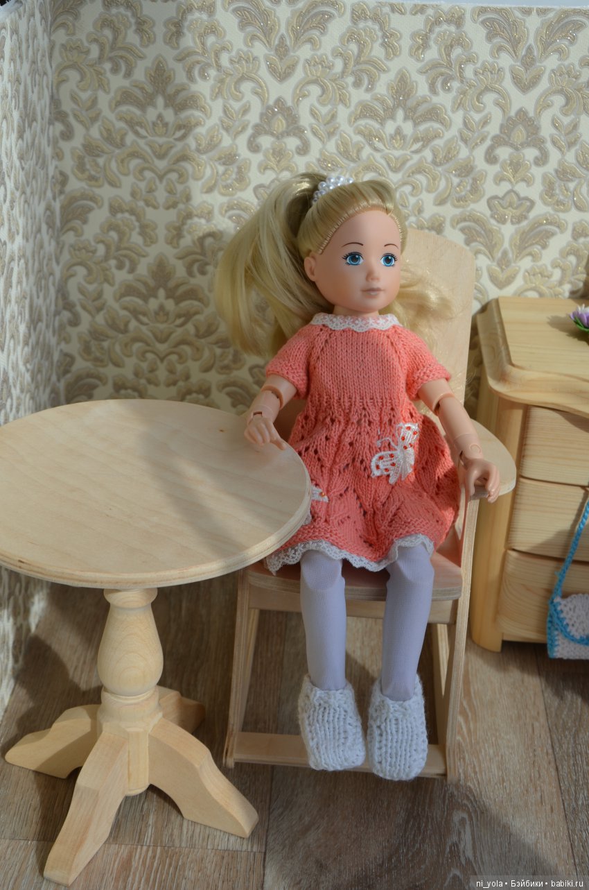 Комнатка для куклы, продолжение знакомства