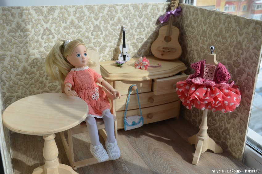 Комнатка для куклы, продолжение знакомства