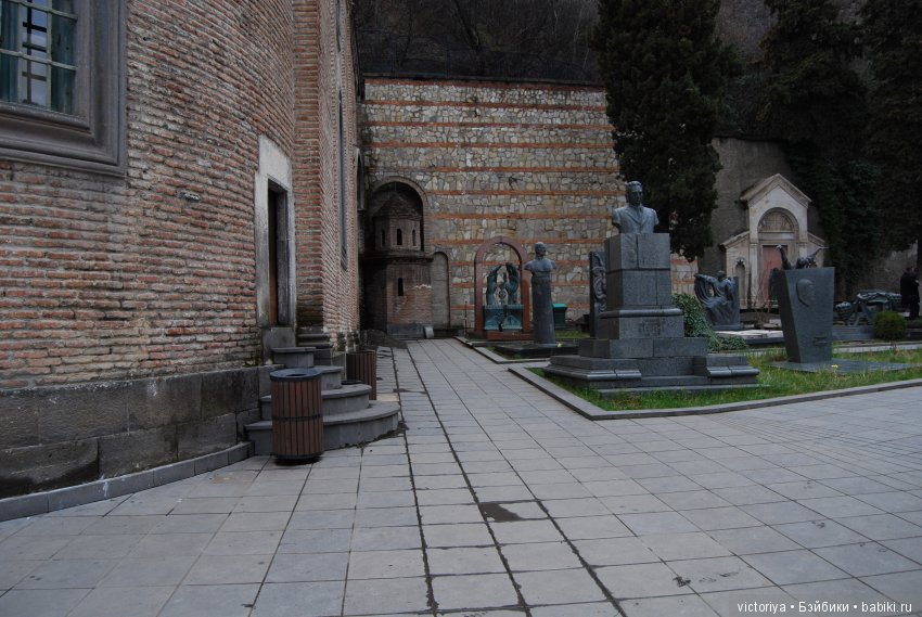 Мэри встречает весну в Грузии. Часть 1 - Тбилиси