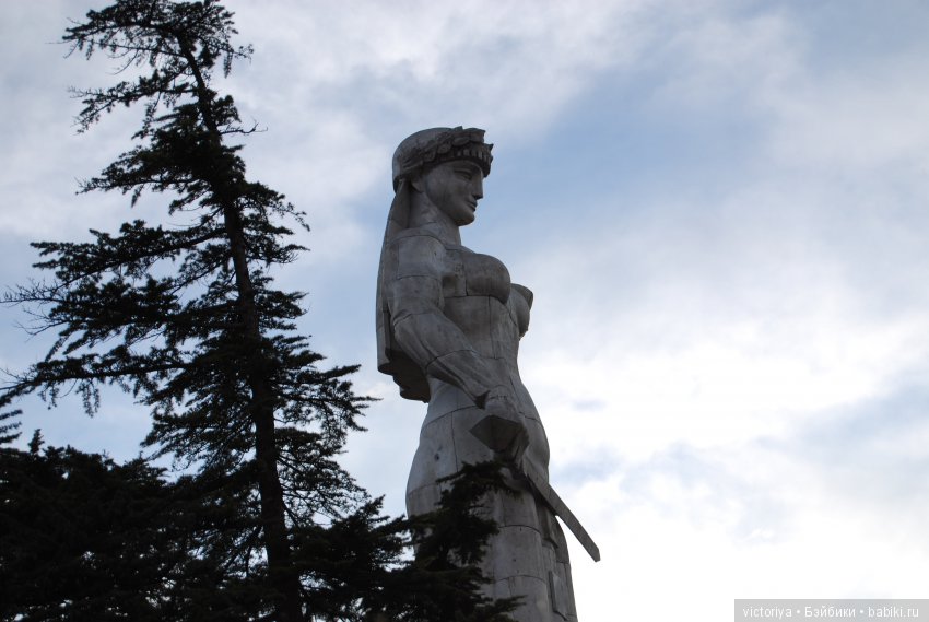 Мэри встречает весну в Грузии. Часть 1 - Тбилиси