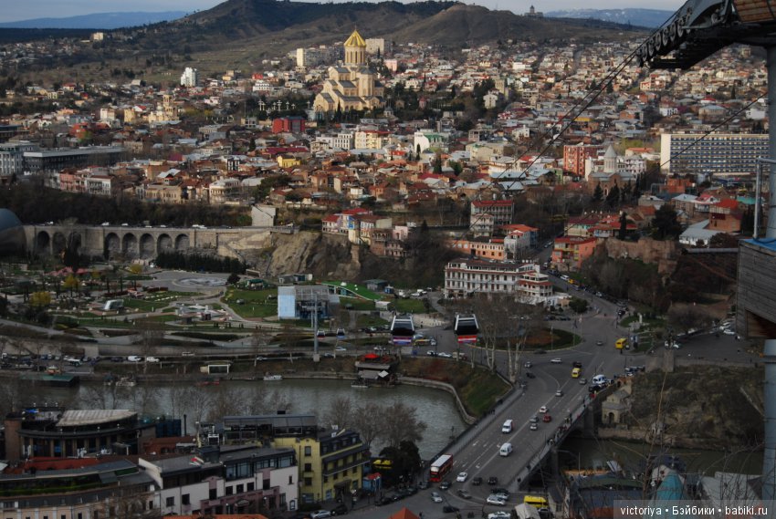 Мэри встречает весну в Грузии. Часть 1 - Тбилиси