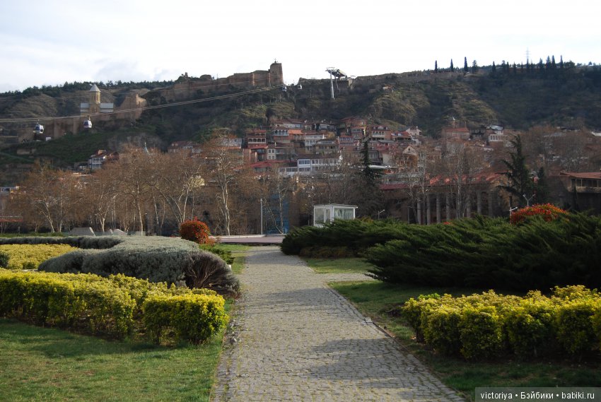 Мэри встречает весну в Грузии. Часть 1 - Тбилиси