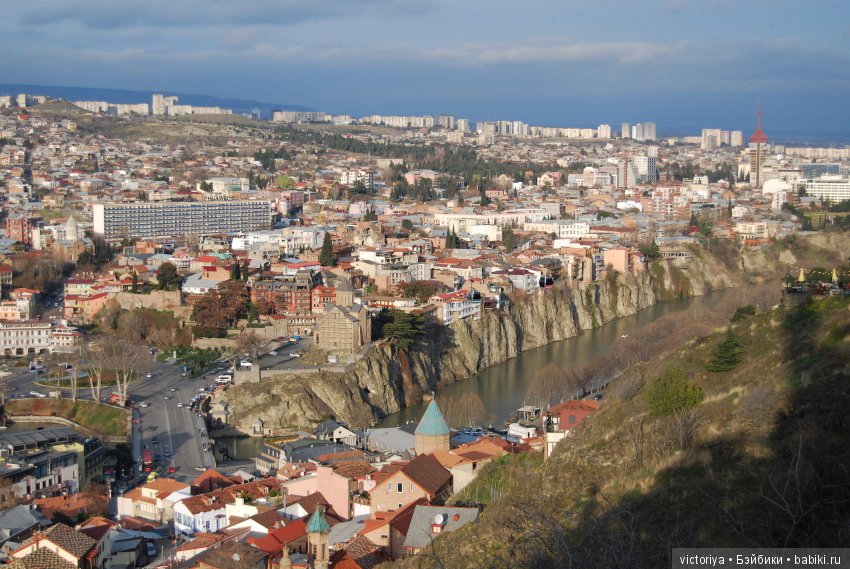 Мэри встречает весну в Грузии. Часть 1 - Тбилиси