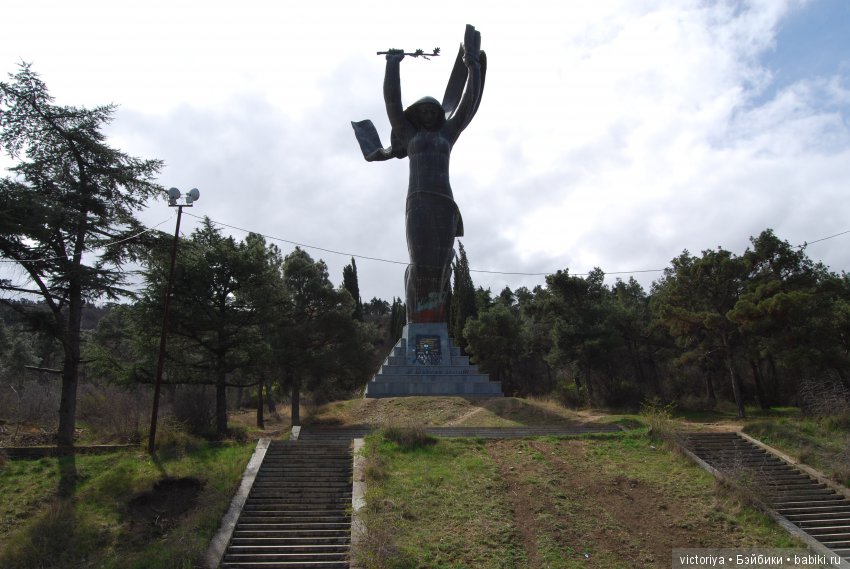 Мэри встречает весну в Грузии. Часть 3 - Тбилиси. Ваке-парк и Черепашье озеро (фото 6)