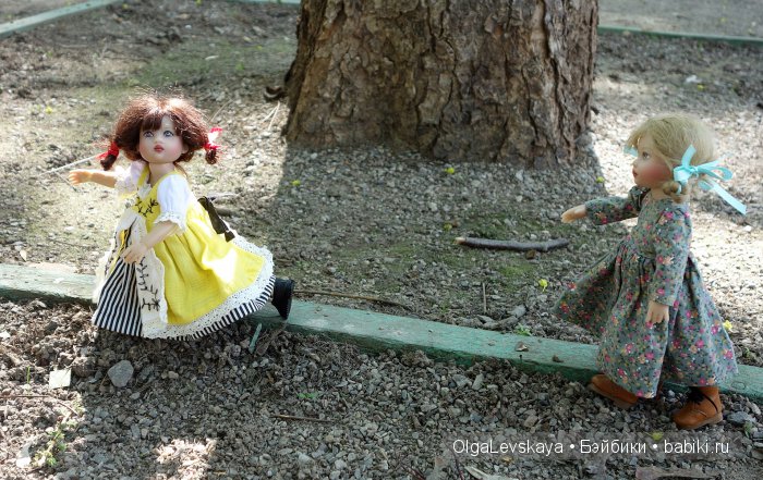 Большая прогулка маленьких девочек