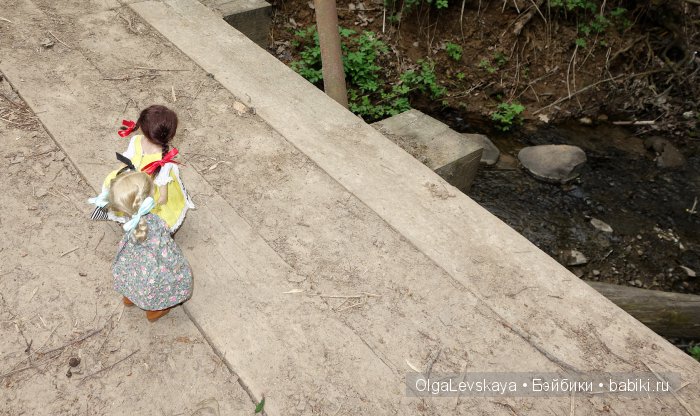 Большая прогулка маленьких девочек