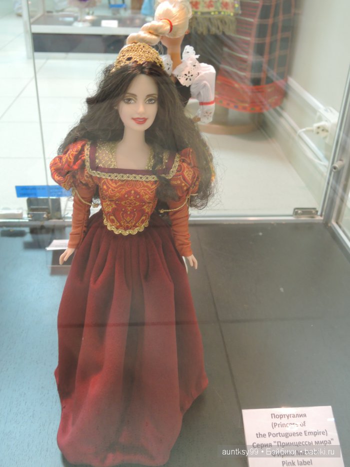Выставка из частной коллекции Алёшиной Наталии "Куклы мира" в Белгороде | Бэйбики Выставка из частной коллекции Алёшиной Наталии "Куклы мира" в Белгороде