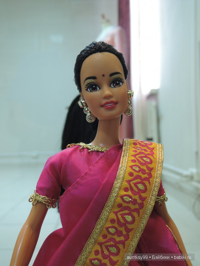 Выставка из частной коллекции Алёшиной Наталии "Куклы мира" в Белгороде | Бэйбики Выставка из частной коллекции Алёшиной Наталии "Куклы мира" в Белгороде