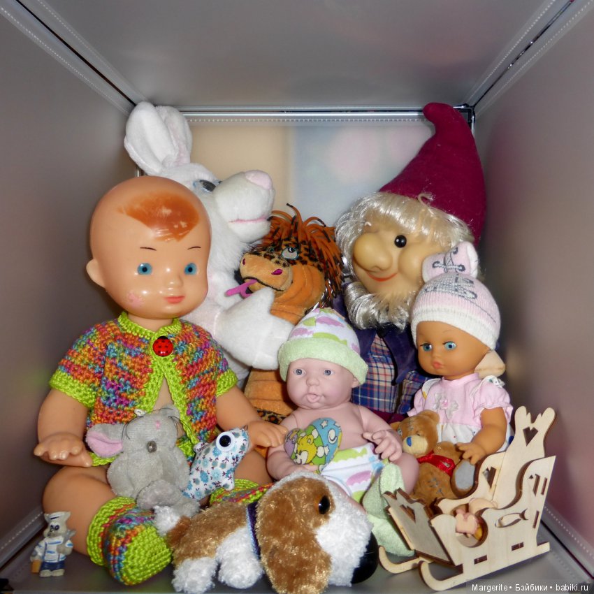 Где живут куклы? Недорогая и очень практичная идея для размещения коллекции кукол (фото 8)