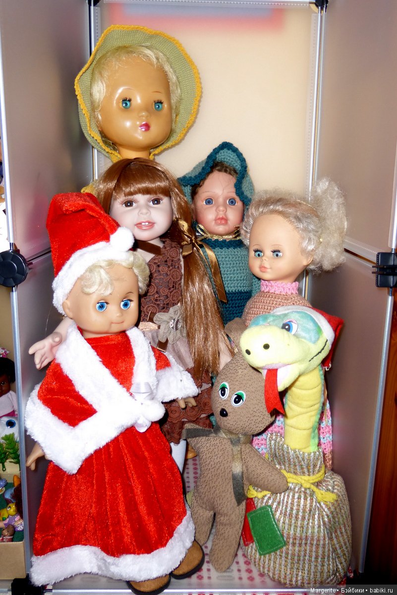 Где живут куклы? Недорогая и очень практичная идея для размещения коллекции кукол (фото 4)