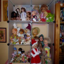 Где живут куклы? Недорогая и очень практичная идея для размещения коллекции кукол