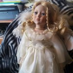 Помогите пожалуйста опознать Имя куклы из Leonardo Collection