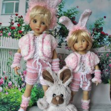 Мы с подругою вдвоем зайками себя зовём