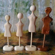 Манекены для демонстрации кукольной одежды