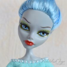 Монстрики, с голубыми волосами, могут быть нежными