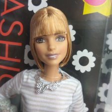Продам Fasionistas Barbie petite
