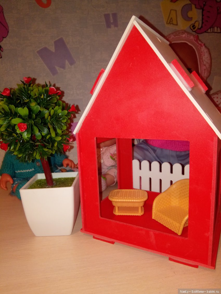 Домик-кормушка из магазина FixPrice (фото 2)