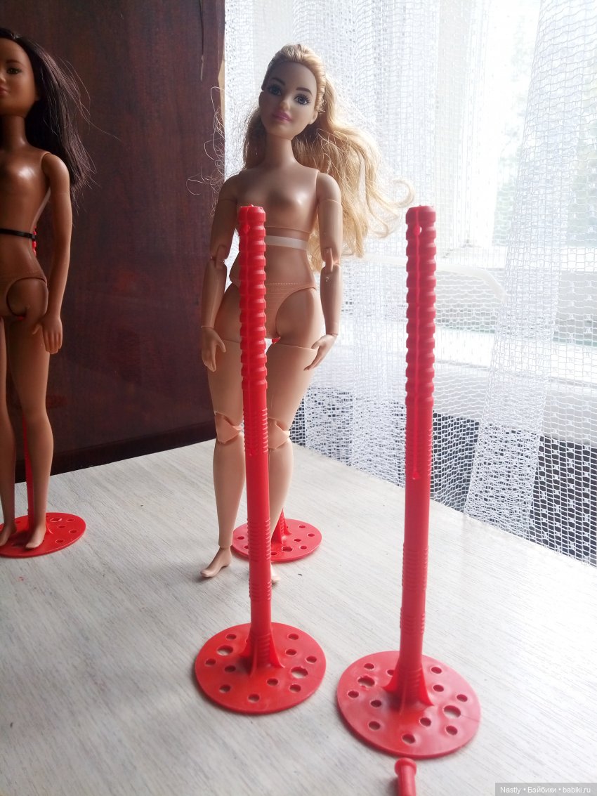 Супер бюджетные подставки для кукол