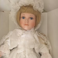 Подскажите,пожалуйста, кто красавица и чья?