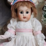 Маленькая антикварная фарфоровая куколка, 14 см