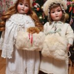 Две винтажные детские муфты для больших антикварных красавиц