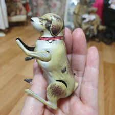 Редкая антикварная миниатюрная заводная собачка. Металл