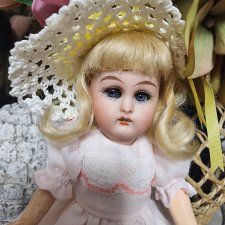 Антикварная малявочка Каммер Рейнхард на флаппер теле, рост 16 см