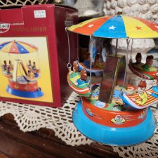 Винтажная заводная карусель 1998 г.