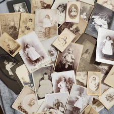 Антикварные детские фото как реквизит для кукольных фотосессий