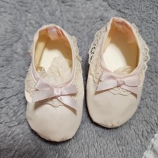 Винтажные розовые атласные пинетки-балетки для больших кукол