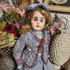 Ранняя антикварная кукла молд 808 с тремя квадратными зубками