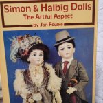 Книга справочник по антикварным куклам Симон Хальбиг