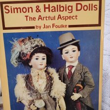 Книга справочник по антикварным куклам Симон Хальбиг