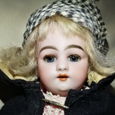 Маленькая ранняя наипрелестнейшая девочка фабрики Simon Halbig молд 1039