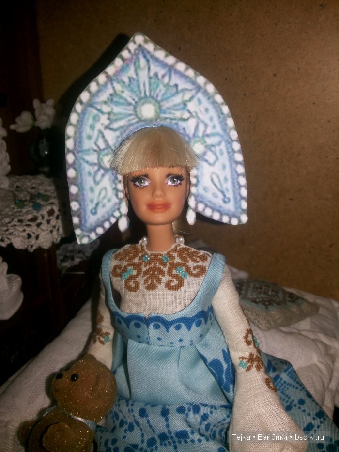 Кокошник - давно начатый, но всё ещё незаконченный... Отложенный до лучших времён