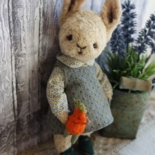 Авторская игрушка ручной работы - зайка Анютка