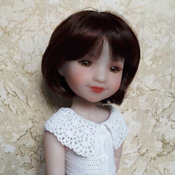 Новенькая девочка и наряды для неё