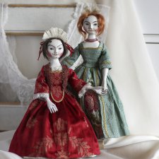 Две новые деревянные куклы Хиггса